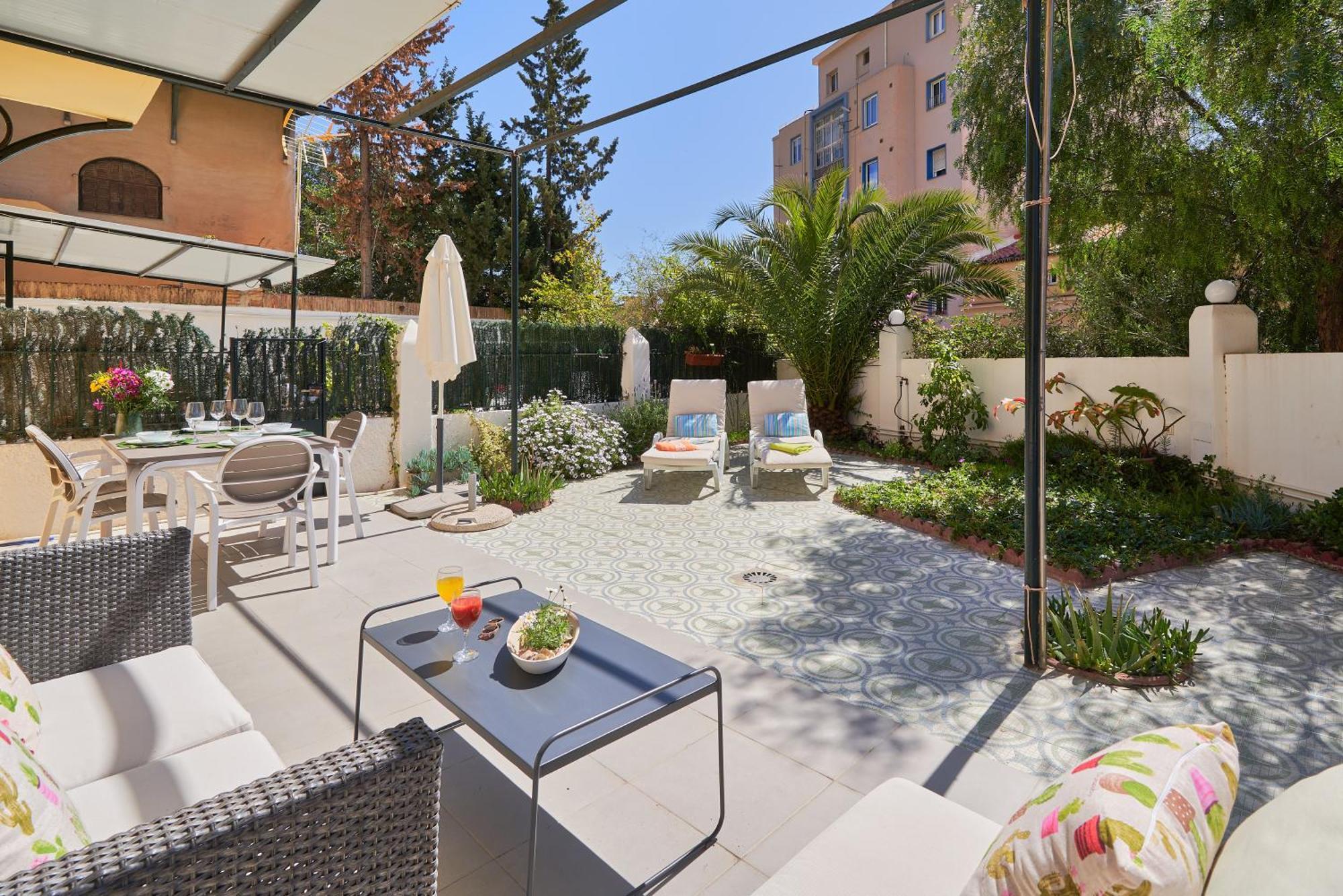 Villa Rosita Suites En Playa De La Malagueta Con Terraza Malaga Exterior photo
