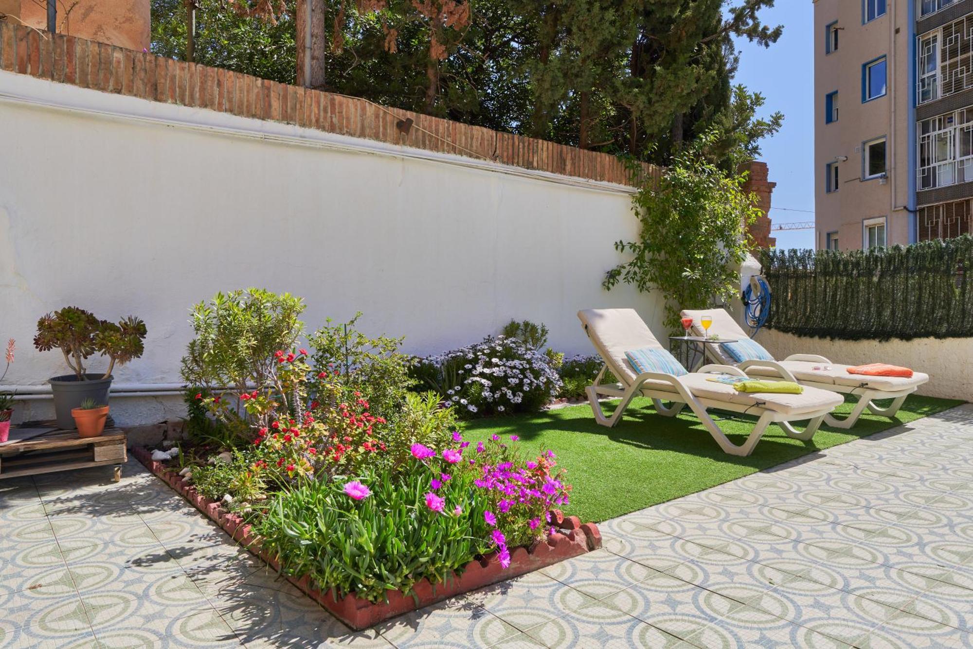 Villa Rosita Suites En Playa De La Malagueta Con Terraza Malaga Exterior photo