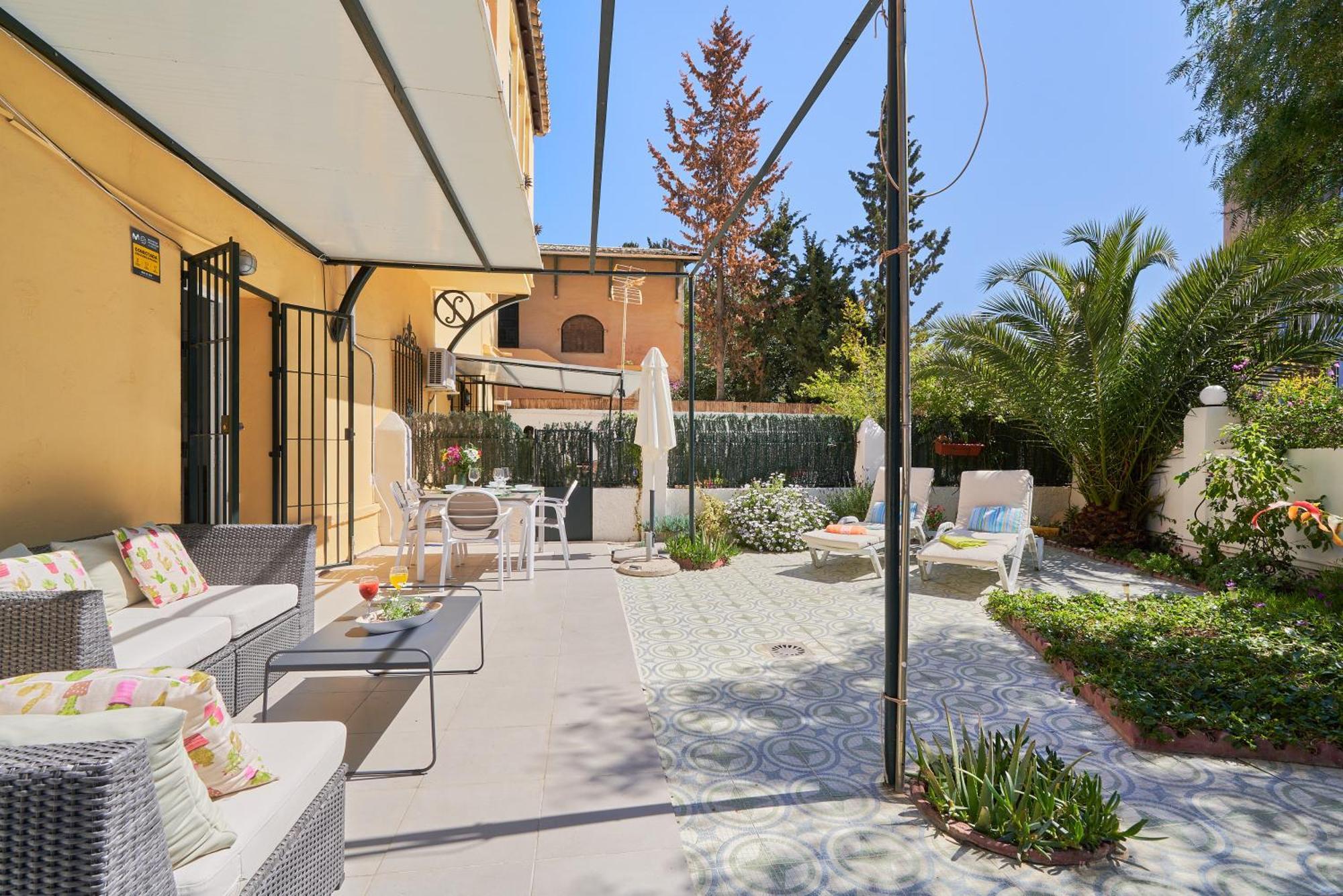 Villa Rosita Suites En Playa De La Malagueta Con Terraza Malaga Exterior photo